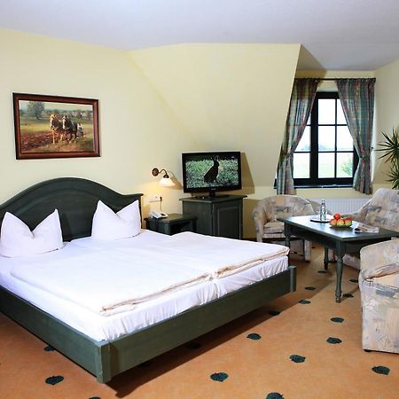 Mueritz Landhotel Gruener Baum Gotthun Bagian luar foto